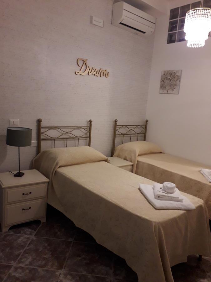 Albergo Del Centro Storico Salerno Exterior foto